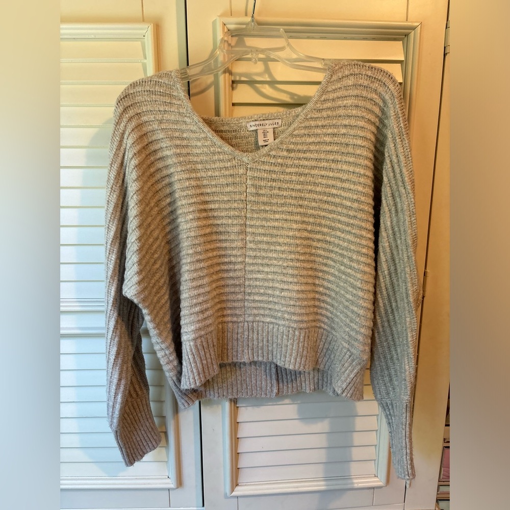 Sincerely Jules Batwing V-neck Sweater Size L